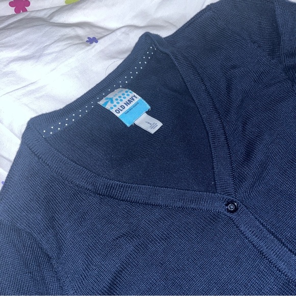 OLD NAVY Knit Long-Sleeve Button-Up Cardigan - Picture 2 of 3